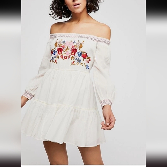 Free People Embroidered Off Shoulder White Floral Mini Dress Size xs - Picture 3 of 12